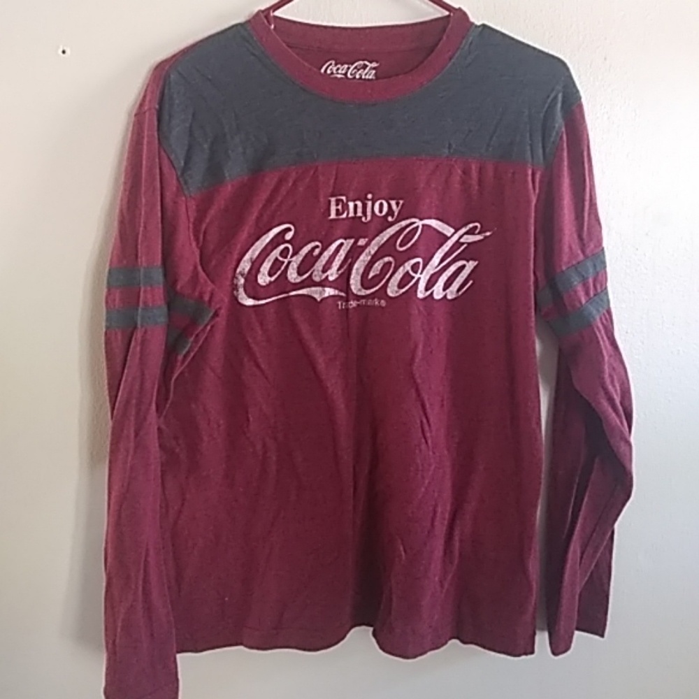 Mens Coca Cola size L. Long Sleeve Tee